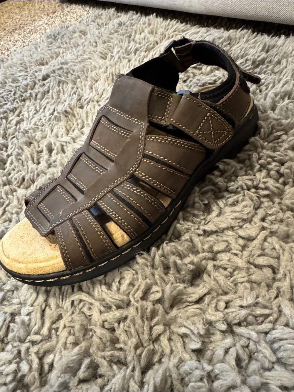 Mens Brown sandals with Adjustable Straps.